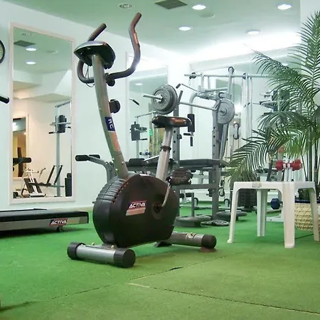 Royal And Casino Отель