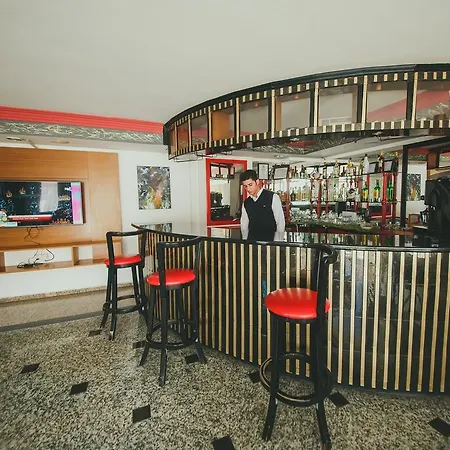 Отель Royal And Casino Никосия