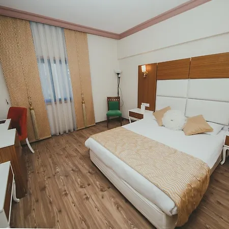 Отель Royal And Casino 4*