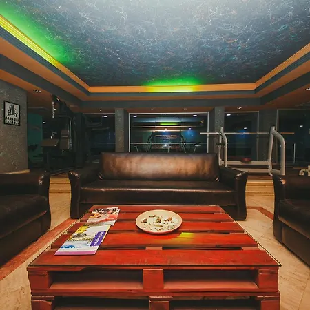 Royal And Casino Отель 4*