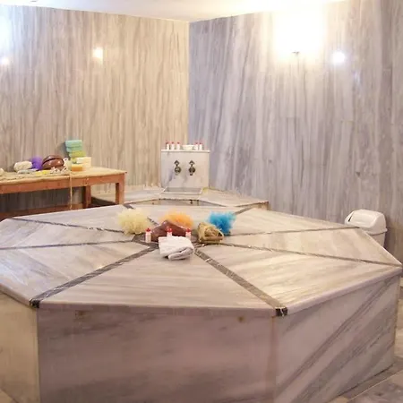 فندق Royal And Casino