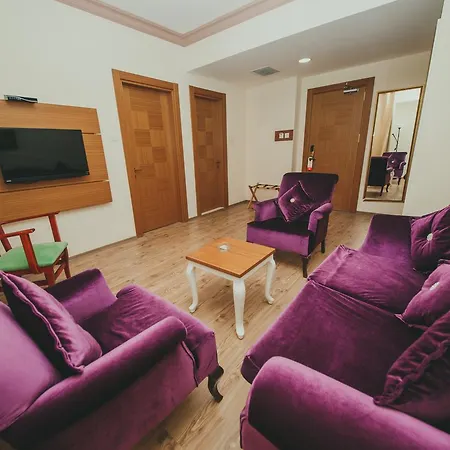 فندق Royal And Casino