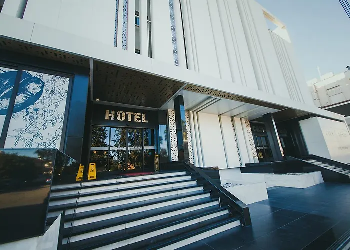 Royal And Casino 4* ニコシア