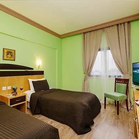 Royal And Casino Hotel