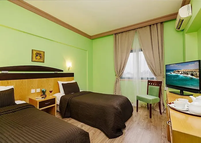 Royal And Casino Otel